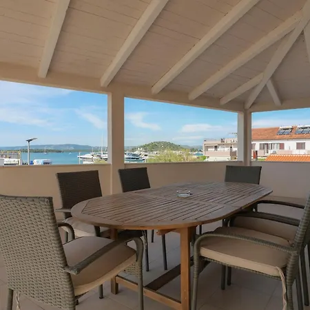 Apartment Luke By Heartofdalmatia Id 421